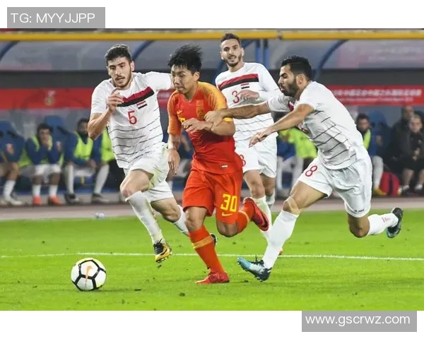 中国与叙利亚足球赛中西安球迷热情支持展现团结力量 中国与叙利亚足球赛中西安球迷热情支持展现团结力量